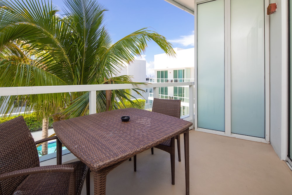 Fontainebleau Miami Beach Private Luxury Suites - photo 244