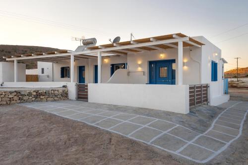 Pigados Beach Studio Kimolos — Kimolos