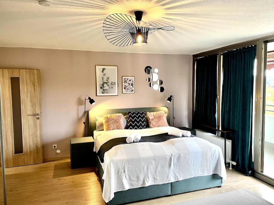 Studio Ypsilon mit malerischem Ausblick — 4-Star Luxury Hotel in Bayreuth, Germany