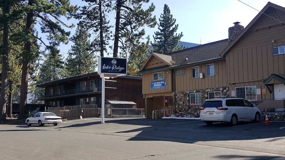 Lake Ridge Hotel - photo 2