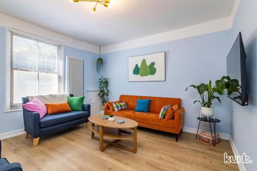 Fern Cottage 5 bedroom House free Parking — 4-Star Luxury Hotel in Nottingham, United Kingdom