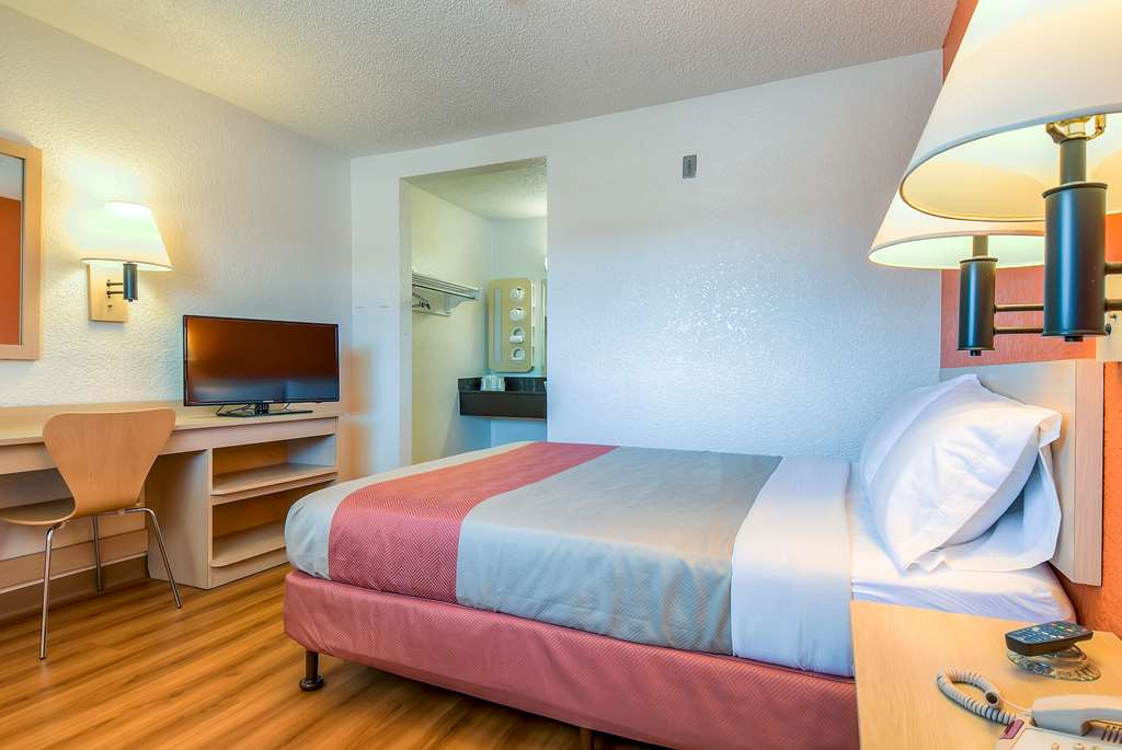 Motel 6 Rowland Heights CA Los Angeles Pomona - photo 13