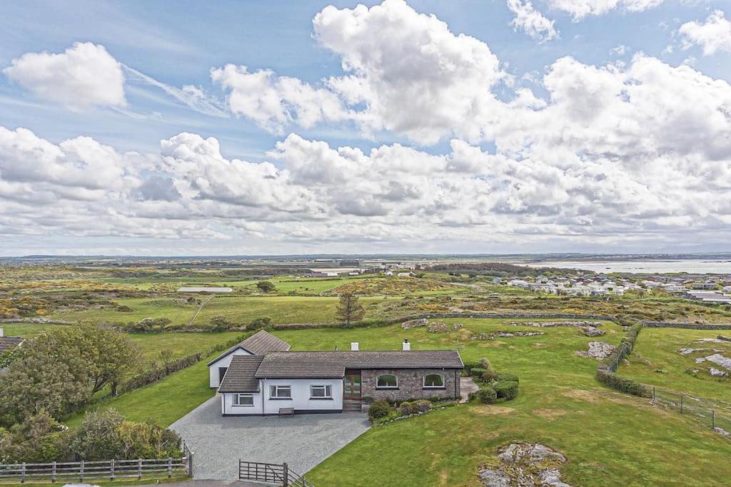 Glasfryn Rhoscolyn Relaxing family friendly home close to the beach — 4-Star Luxury Hotel in Holyhead, United Kingdom