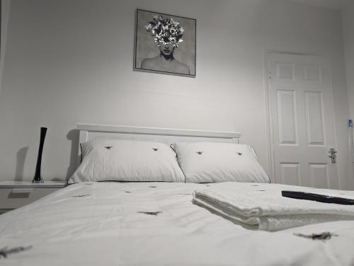 The Saxon Rooms - carbon neutral hotel in Barking