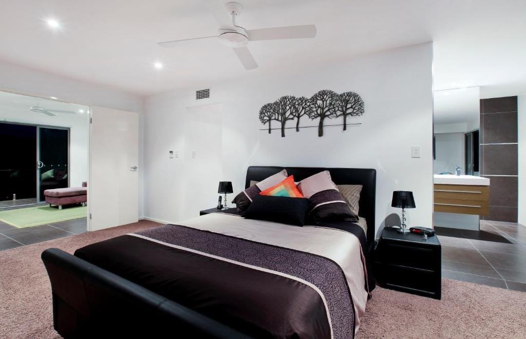 Casa Vacanze — 4-Star Luxury Hotel in Broadbeach Waters, Australia