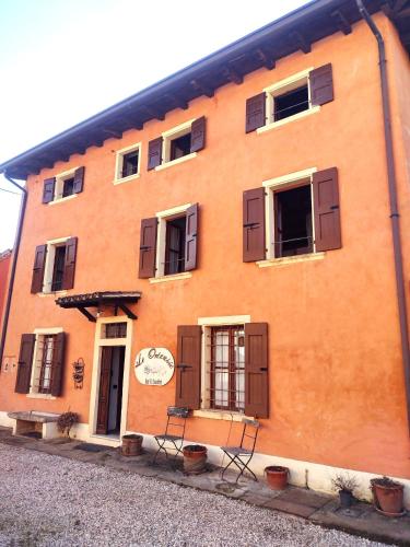 Le Ortensie Lago di Garda in Monzambano, Italy