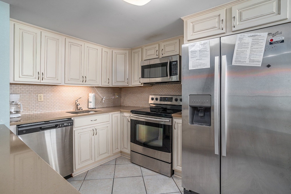 1412 Waters Edge Resort 3 Bedroom Condo by RedAwning - photo 9