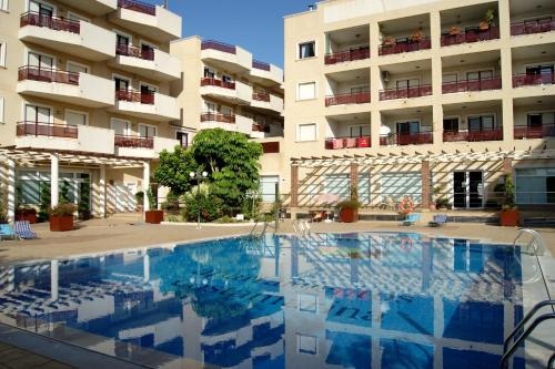 Costa Marina Cabo Roig Vista A Piscina — 4-Star Luxury Hotel in Orihuela, Spain