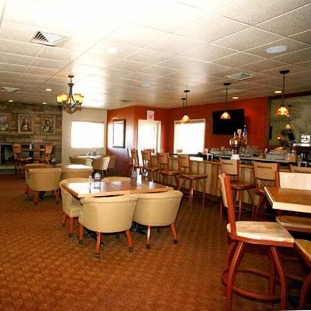 Trail's End Motel Sheridan - photo 12