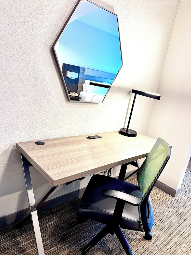 Holiday Inn Express Hotel & Suites Hinesville East Fort Stewart - photo 32