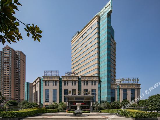 Hongyuan Hotel — hotel in Gucheng