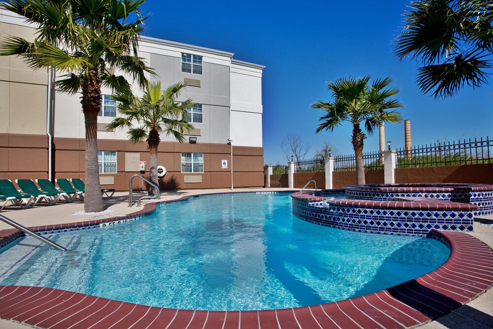 Candlewood Suites Galveston by IHG - photo 15