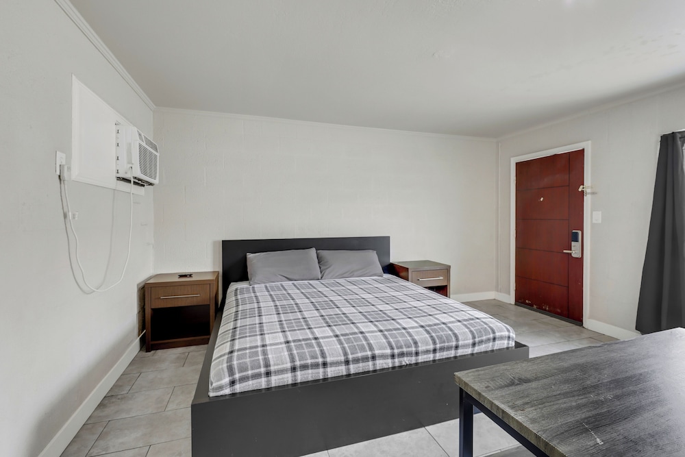 Desert Moon Motel - photo 4