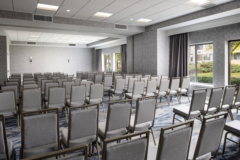 Sheraton Grand Rapids Airport Hotel - photo 41