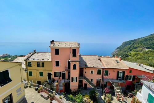 Framura Ampio appartamento con terrazzo vista mare — 4-Star Luxury Hotel in Framura, Italy