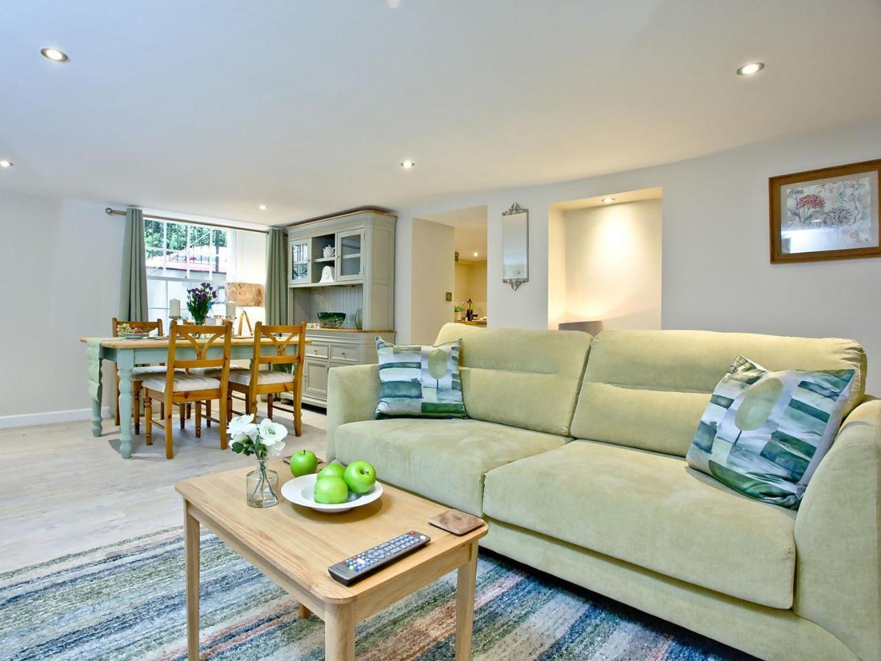 Bay Tree Uk13577 — Tavistock — photo 2