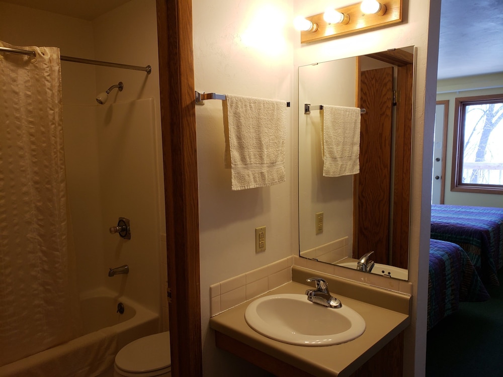 Algoma Beach Motel - photo 80