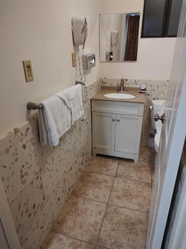 Economy Inn Richmond - photo 45