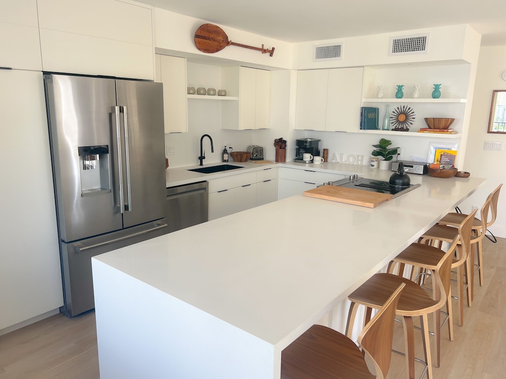 Waikiki Getaway Penthouse Suite condo — 4-Star Luxury Hotel in Honolulu, United States
