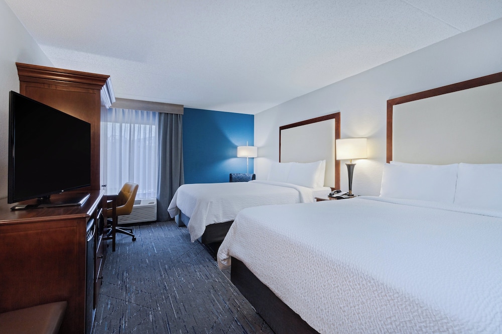 Holiday Inn Express & Suites Cincinnati Riverfront by IHG - photo 28