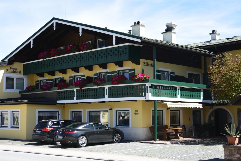 Pension Zillnhäusl — 4-Star Luxury Hotel in Schoenau Am Koenigssee, Germany