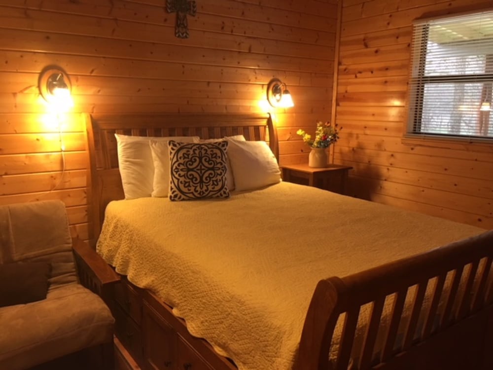 Frio Springs Lodges - photo 4