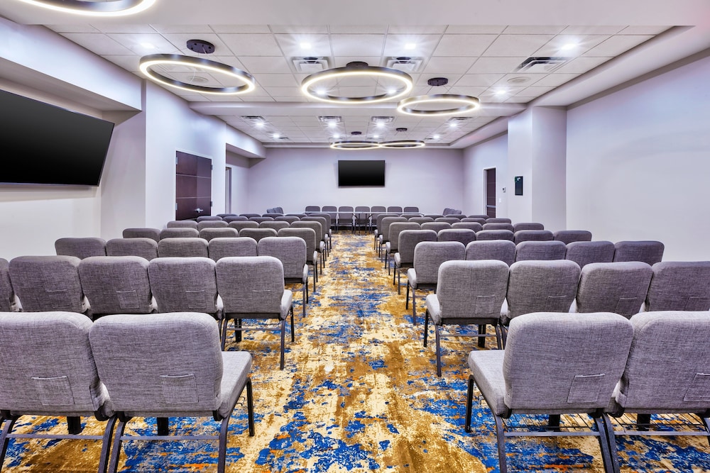 Holiday Inn Cookeville by IHG - photo 108