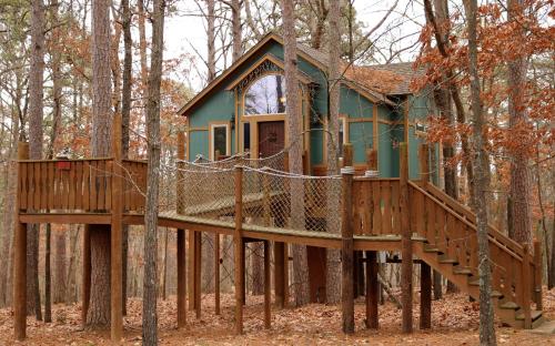 The Grand Treehouse Resort in Eureka Springs, United States