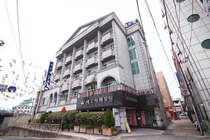 Jinju Versace in Chinju, South Korea