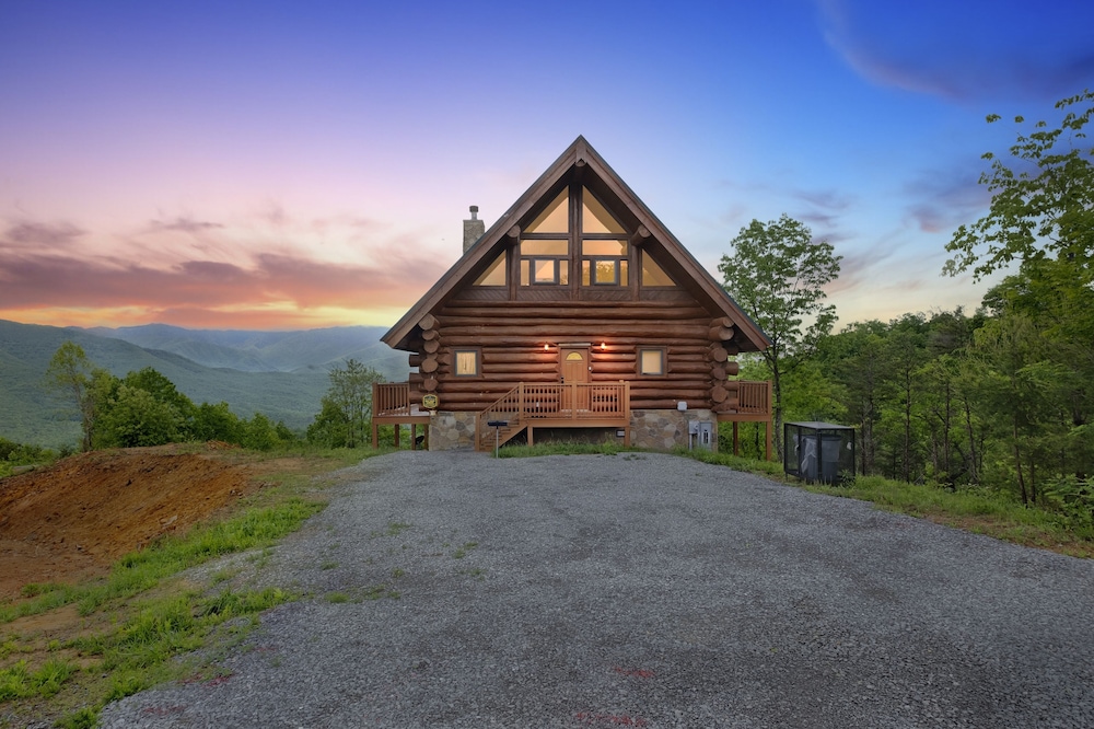 Sky Views Panoramic Views 2 Bedroom Cabin by Heavenly Views Resort - photo 24