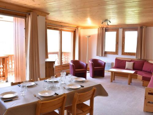 Appartement Méribel 4 pièces 8 personnes FR 1 180 174 — 4-Star Luxury Hotel in Meribel, France