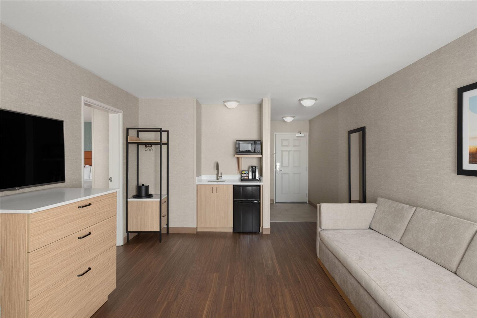 La Quinta Inn & Suites by Wyndham Paso Robles - photo 36