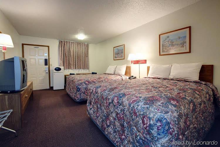 Americas Best Value Inn Tyler Winona - photo 7