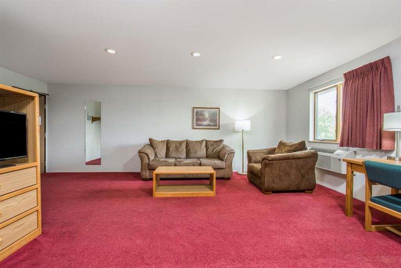 Coratel Inn and Suites by Jasper Stillwater - photo 13