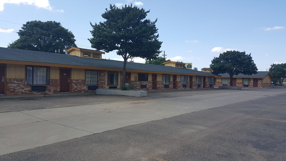 Stadium Motel - photo 25