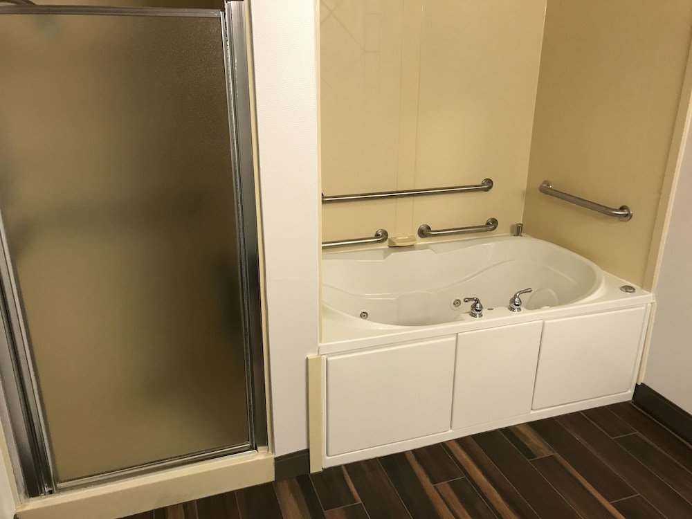 Hampton Inn & Suites Lamar - photo 88