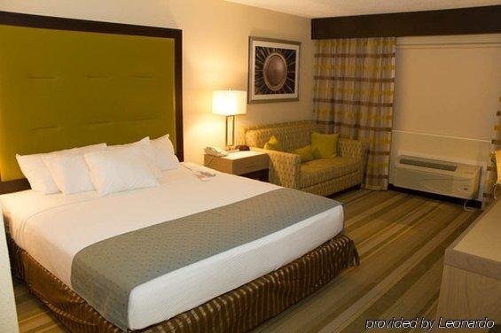Wyndham Garden Huntsville Airport - photo 15