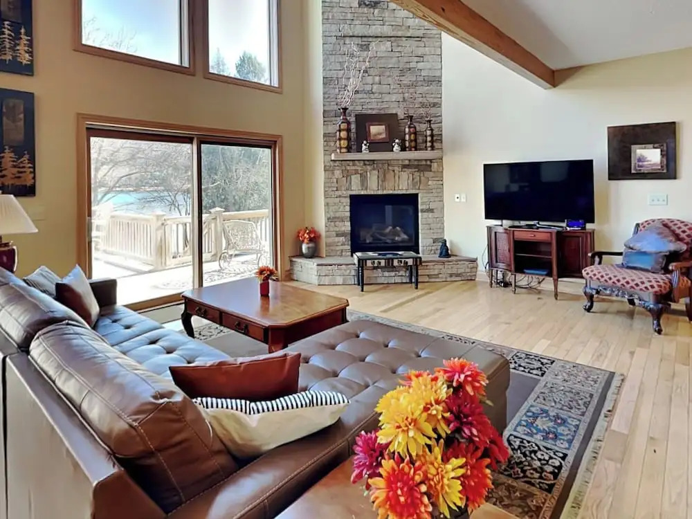 A Shore Thing — 4-Star Luxury Hotel in Mchenry, United States