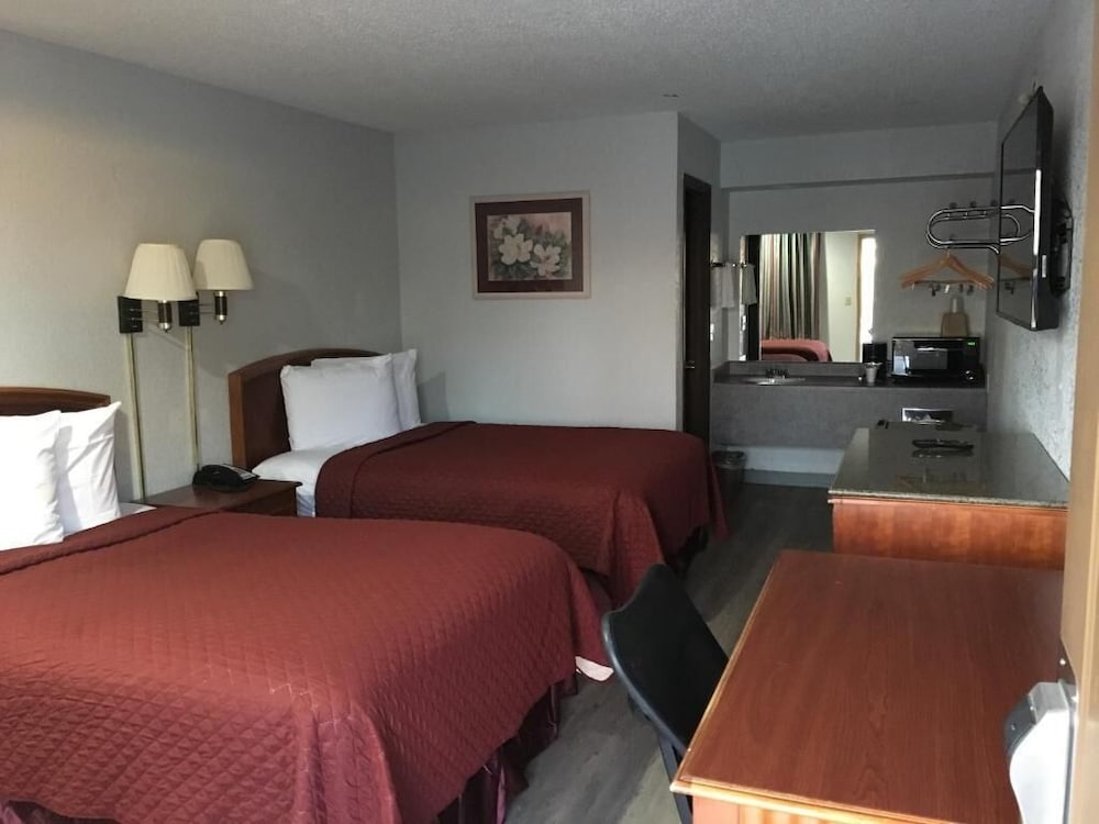 Colonial Inn - photo 20