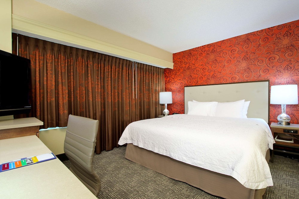 Hampton Inn & Suites Columbus Downtown - photo 22
