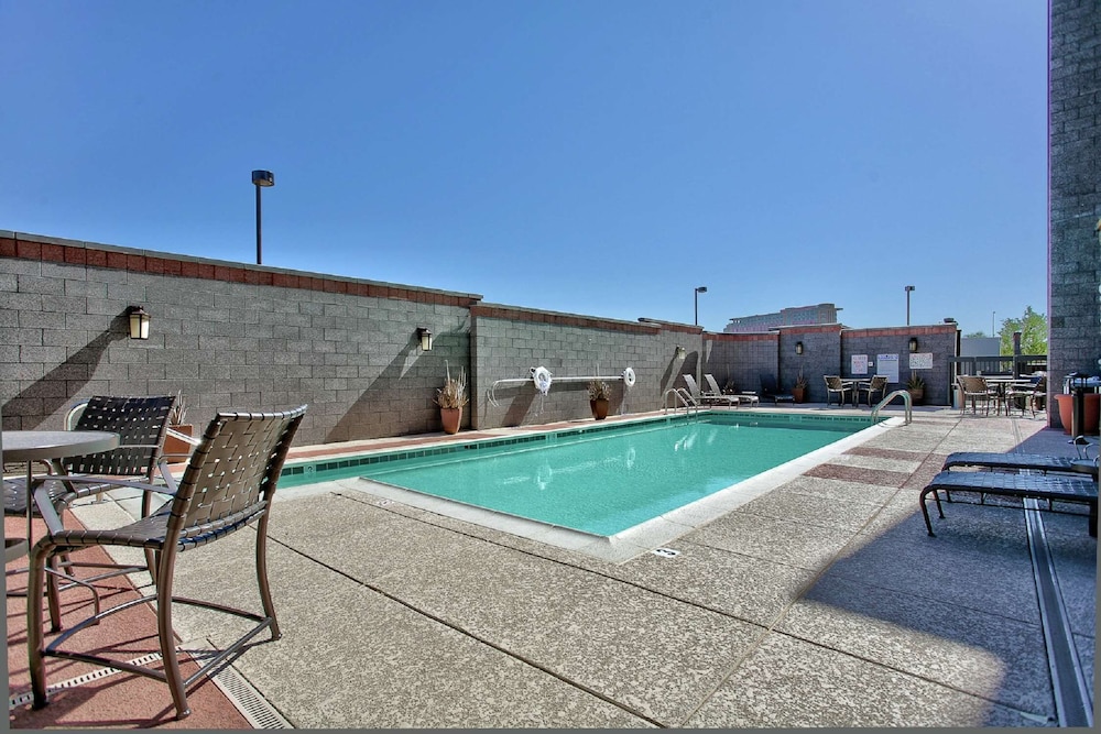 Hampton Inn & Suites Scottsdale at Talking Stick - photo 21