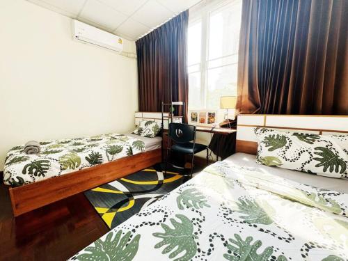 5BR House 8Beds Ekkamai BTS 12mins walk 711 shopping mall