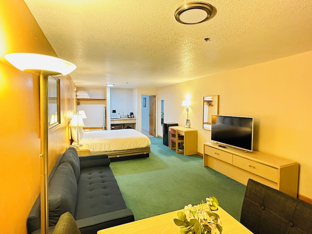 Timberland Inn & Suites - photo 20