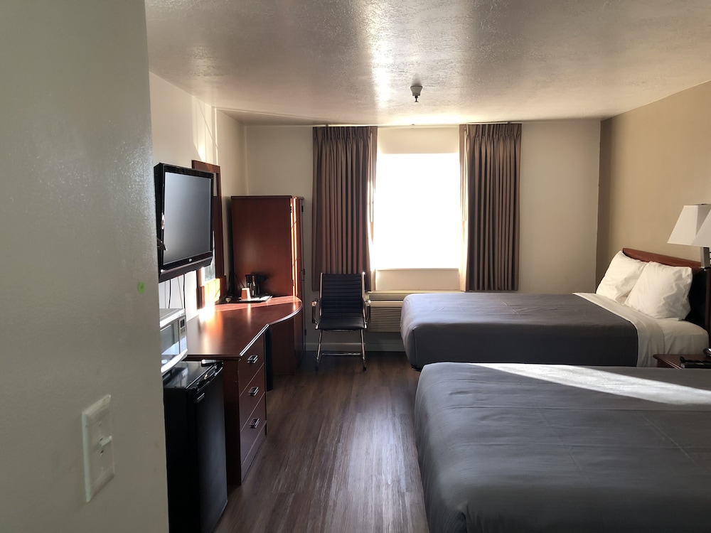 Ameri Stay Inn & Suites - photo 6