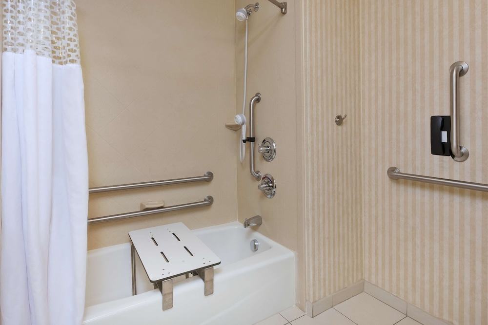 Hampton Inn Detroit Southgate - photo 23