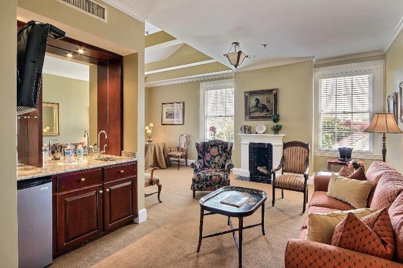 The Presidents Quarters Inn - photo 141