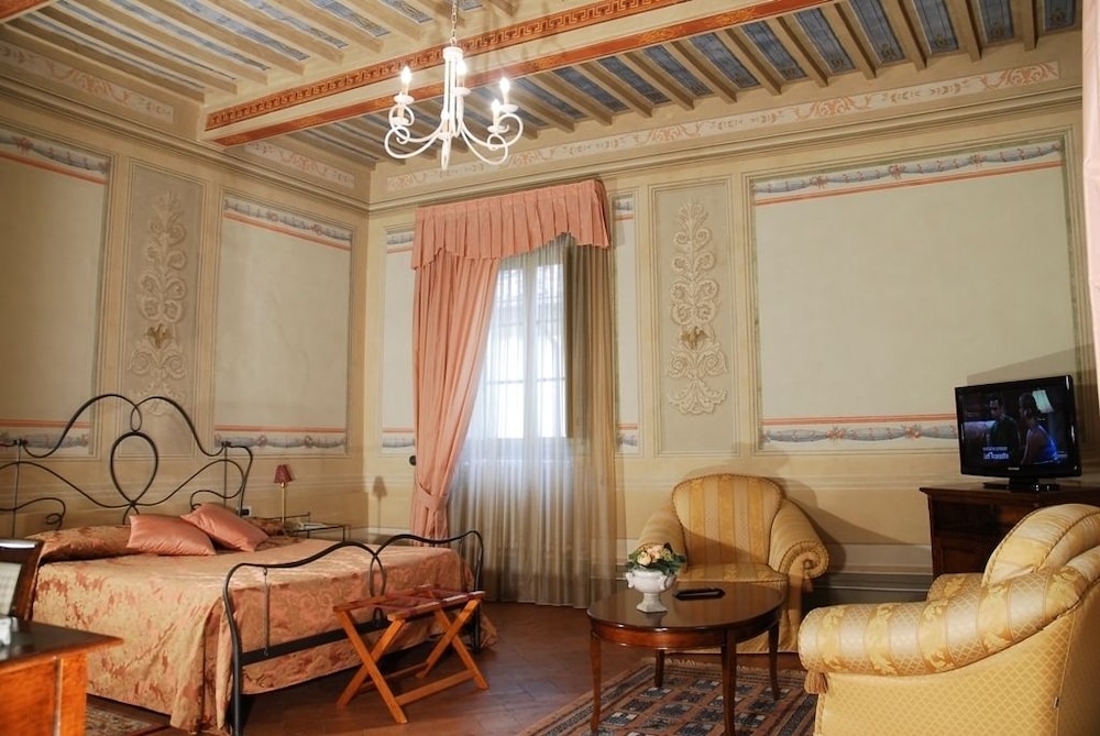 Residenza Depoca Palazzo Magi — 4-Star Luxury Hotel in Sansepolcro, Italy