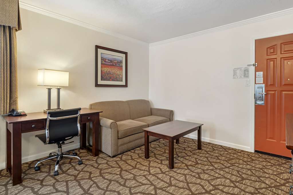 Best Western Salinas Monterey Hotel - photo 14