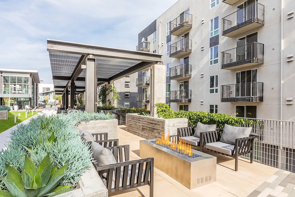 Suitesrus Apart Hotel Near Dodgers Stadium - photo 10