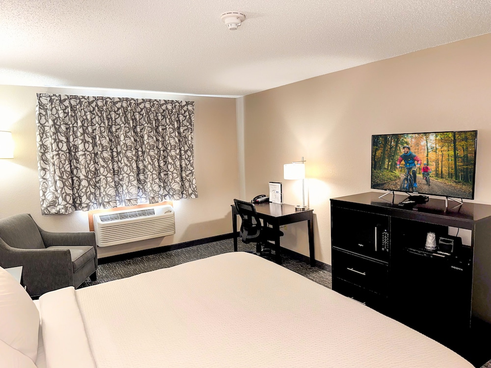 Country Trails Inn & Suites - photo 10